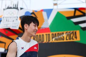 (SP)CHINA-SHANGHAI-OLYMPIC QUALIFIER SERIES-SPORT CLIMBING-MEN'S BOULDER & LEAD-FINAL(CN)