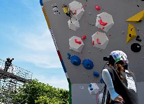 (SP)CHINA-SHANGHAI-OLYMPIC QUALIFIER SERIES-SPORT CLIMBING-MEN'S BOULDER & LEAD-FINAL(CN)