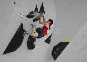 (SP)CHINA-SHANGHAI-OLYMPIC QUALIFIER SERIES SHANGHAI-SPORT CLIMBING-WOMEN'S BOULDER & LEAD-FINAL (CN)