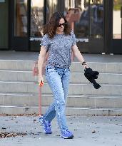 Jennifer Garner And Daugther Out in Los Angeles