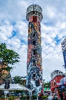 Graffiti on A 33-meter-high 360-degree Cylindrical Water Tower in Nanning