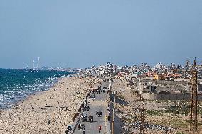 Humanitarian Aid Arrives Across New US Pier - Gaza