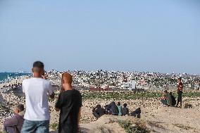 Humanitarian Aid Arrives Across New US Pier - Gaza