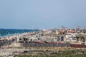 Humanitarian Aid Arrives Across New US Pier - Gaza