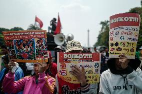 Protest Calling For The Boycott Of Israeli Affiliate Products In Indonesia