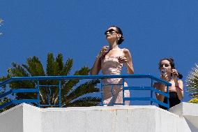 Cannes - Bella Hadid At The Balcony Of Hotel Martinez