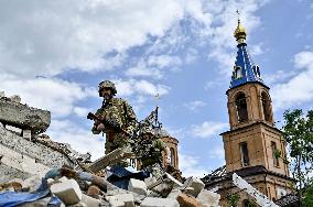 Ukrainian defenders serve in Zaporizhzhia sector