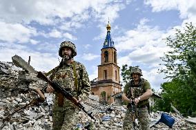 Ukrainian defenders serve in Zaporizhzhia sector