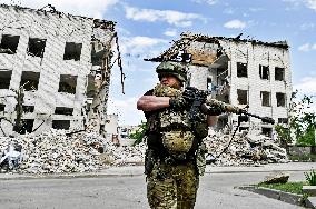 Ukrainian defenders serve in Zaporizhzhia sector