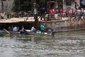 EGYPT-GIZA-MINIBUS-ACCIDENT-RESCUE