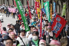 Okinawa peace march
