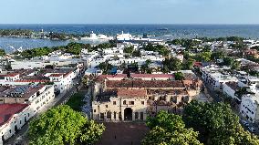DOMINICAN REPUBLIC-SANTO DOMINGO-SCENERY