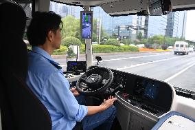 (ZhejiangPictorial)CHINA-ZHEJIANG-HANGZHOU-AUTONOMOUS DRIVING-MINIBUS (CN)
