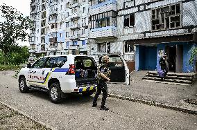 Police evacuate family from Stepnohirsk