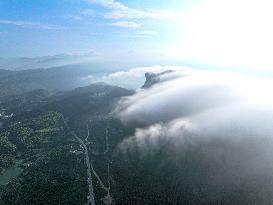 CHINA-CHONGQING-JINFO MOUNTAIN-CLOUDS (CN)