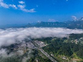 CHINA-CHONGQING-JINFO MOUNTAIN-CLOUDS (CN)