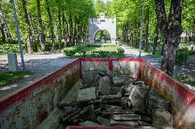 Relocating Soviet war graves in Estonian military cemetery