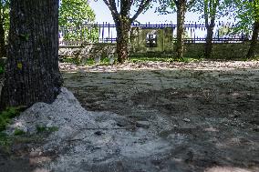 Relocating Soviet war graves in Estonian military cemetery