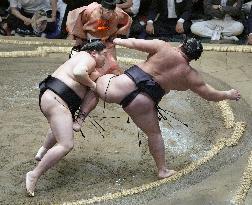 Sumo: Summer tournament