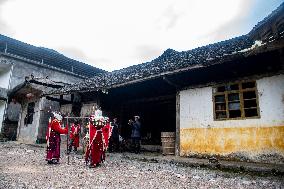 ChineseToday | Art rooted in paddy fields: Yangxi Opera artists in SW China's Chongqing