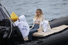 Heidi Klum And Leni Take A Boat Ride - Antibes