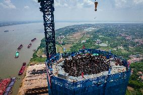 CHINA-HUBEI-SHUANGLIU YANGTZE RIVER GRAND BRIDGE-CONSTRUCTION (CN)