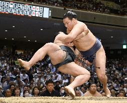 Sumo: Summer tournament