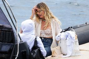 Heidi Klum And Leni Take A Boat Ride - Antibes