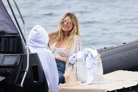 Heidi Klum And Leni Take A Boat Ride - Antibes