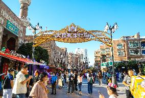 Xinjiang International Grand Bazaar Tour