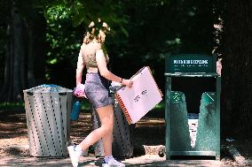 Pizza Box Recycling Bin - NYC