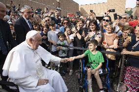 Pope Francis Holds An Audience - Vatican