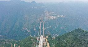 Huajiang Canyon Bridge Construction in Qianxinan