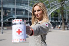 Adriana Karembeu Participates in the Red Cross Collection - Paris