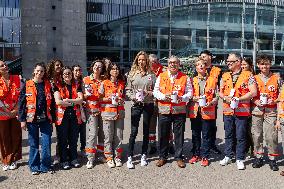 Adriana Karembeu Participates in the Red Cross Collection - Paris