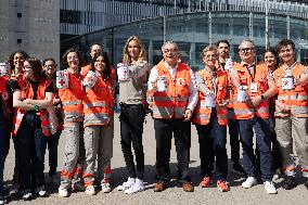 Adriana Karembeu Participates in the Red Cross Collection - Paris