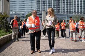 Adriana Karembeu Participates in the Red Cross Collection - Paris