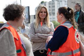 Adriana Karembeu Participates in the Red Cross Collection - Paris