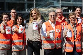 Adriana Karembeu Participates in the Red Cross Collection - Paris