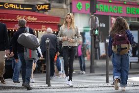 Adriana Karembeu Participates in the Red Cross Collection - Paris