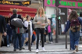 Adriana Karembeu Participates in the Red Cross Collection - Paris