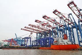 CHINA-SHANGHAI-ZHENHUA HEAVY INDUSTRIES-QUAYSIDE CONTAINER CRANES (CN)