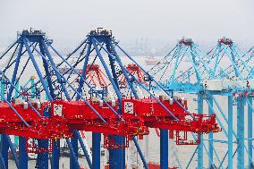 CHINA-SHANGHAI-ZHENHUA HEAVY INDUSTRIES-QUAYSIDE CONTAINER CRANES (CN)