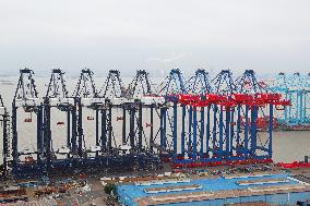 CHINA-SHANGHAI-ZHENHUA HEAVY INDUSTRIES-QUAYSIDE CONTAINER CRANES (CN)