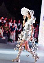 CHINA-SICHUAN-CHENGDU-STUDENTS' FASHION DESIGN (CN)