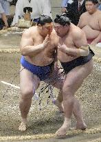 Sumo: Summer tournament