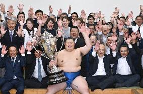 Sumo: Summer tournament