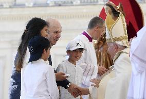 Pope Francis Leads Holy Mass On World Children's Day - Vatican