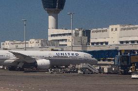 United Airlines Boeing 787-10 Dreamliner At Athens Airport