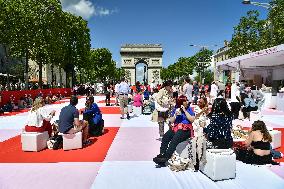 Grand picnic on the Champs-Elysees in Paris FA